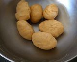 A picture of step 4 of Maxican cheese samosa.