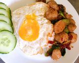 รูปขั้นตอนการทำที่ 3 ของ ผัดเผ็ดลูกชิ้นคะน้าราดข้าว