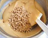 A picture of step 7 of Caramel Muffins.