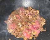 A picture of step 2 of Szechwan Or devilled chicken livers - MEGA QUICK.