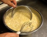 A picture of step 3 of Melt-in-Your-Mouth Akashiyaki (Octopus Egg Dumplings).