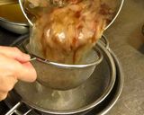 A picture of step 6 of Melt-in-Your-Mouth Akashiyaki (Octopus Egg Dumplings).