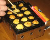 A picture of step 10 of Melt-in-Your-Mouth Akashiyaki (Octopus Egg Dumplings).