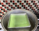 Foto langkah ke 3 dari resep Bolu Lapis Pandan Keju.
