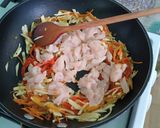 Zöldséges csípős rizstészta recept fázis 2 fotója