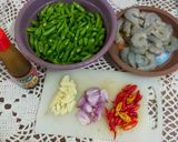 Foto langkah ke 1 dari resep Tumis Buncis Udang Saos Tiram.