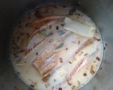 A picture of step 3 of Salmon fins in cream.