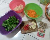 Foto langkah ke 1 dari resep Oseng Wortel, Sawi Hijau dan Kecambah.