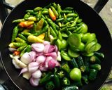 Foto langkah ke 2 dari resep Sambalado teri ijo.