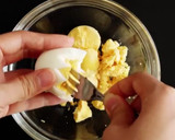 Foto del paso 2 de la receta: Pollitos de huevo duro
