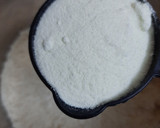 மில்க், பீனட் ட்ரை கலர் கட்லி ரெசிபி ஸ்டேப் 2 புகைப்படம்