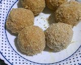 A picture of step 3 of Scotch/ scorch eggs.