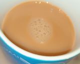A picture of step 2 of Milk powder tea.