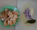 Foto langkah ke 1 dari resep Ayam Suwir Tahu Masak Kecap.