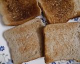A picture of step 4 of Toast Bread pizza.