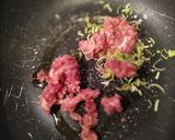 Foto del passaggio 1 della ricetta Fusilli zucchine e salsiccia