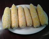 A picture of step 1 of Freezing Fresh Summer Corn.