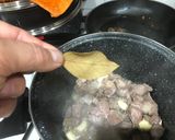 Foto del paso 1 de la receta Cordero guisado con nidos de champiñones y huevos de codorniz