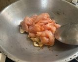 รูปขั้นตอนการทำที่ 2 ของ ข้าวหน้าไก่ผัดกิมจิ