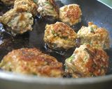 A picture of step 4 of Ginger Fried Pork Meatballs.