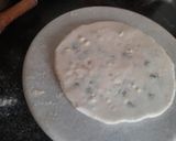 A picture of step 3 of Paneer stuffed rice flour paratha.