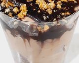 Pas rețetă Mousse de ciocolată cu glazură de cacao și nuci 1 fotografie