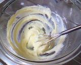A picture of step 3 of Kiwi and Mousse No-Bake Cheesecake.