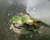 Foto langkah ke 3 dari resep Mangut Lele MPASI 22 Bulan.