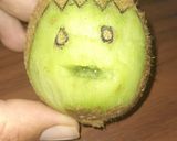 Foto del paso 1 de la receta: Kiwi Frankenstein