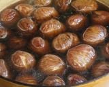 A picture of step 6 of Our Family Recipe for Chestnuts Simmered in Their Inner Skins.