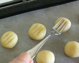 A picture of step 5 of Potato Cookies.