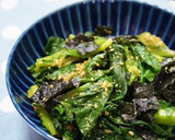 A picture of step 7 of Nutritious Spinach and Nori Seawed Soup.