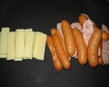A picture of step 1 of Easy Spring Rolls with Cheese and Wieners.