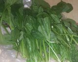 A picture of step 1 of Citrus Spinach Smoothie.