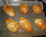 A picture of step 8 of Simple & Fluffy Table Rolls.