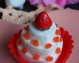 A picture of step 3 of 3-Layer Heart Shaped cake.