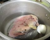 Foto del paso 1 de la receta: Lengua de res encebollada al vino blanco