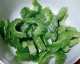 A picture of step 2 of Bitter melon beef with black bean paste.