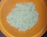 Foto langkah ke 2 dari resep Omelet Mie Promina.