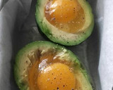 Foto del paso 2 de la receta: Aguacate con huevo al horno