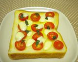 A picture of step 4 of Margherita-style Toast.