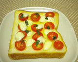 A picture of step 4 of Margherita-style Toast.