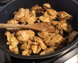 Une image de l'étape 7 de Poulet aux tomates et moutarde de Dijon.
