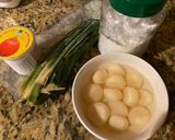 A picture of step 1 of Water Chestnut, Lotus Seed, and Coconut Sweet Soup (Chè Củ Năng Sen Dừa).