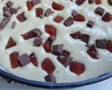 Foto del paso 5 de la receta: Bizcocho con trocitos de dulce de membrillo y chocolate
