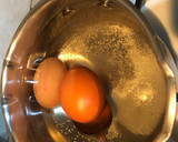 Foto del paso 2 de la receta: Judías verdes con tomate, pimiento, huevo duro y pechuga de pollo