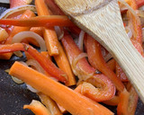 Foto del paso 3 de la receta: Fideos yakisoba con pollo