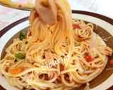 Pas rețetă "Medusa al pomodoro" - spaghette cu crenvurșt în sos de roșii 6 fotografie