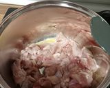 Foto del paso 2 de la receta Estofado de pollo tinto a las finas hierbas con patatas