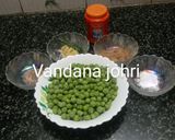 A picture of step 3 of नूडल्स बास्केट विद मटर चाट.
